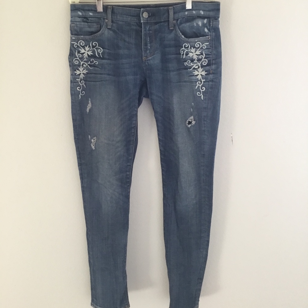Driftwood Kelly Straight Leg Distressed Jeans with Floral Embroidery: Size 29